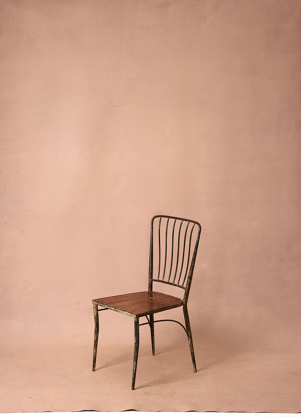 фактурный нюдовый холщовый фон в студии